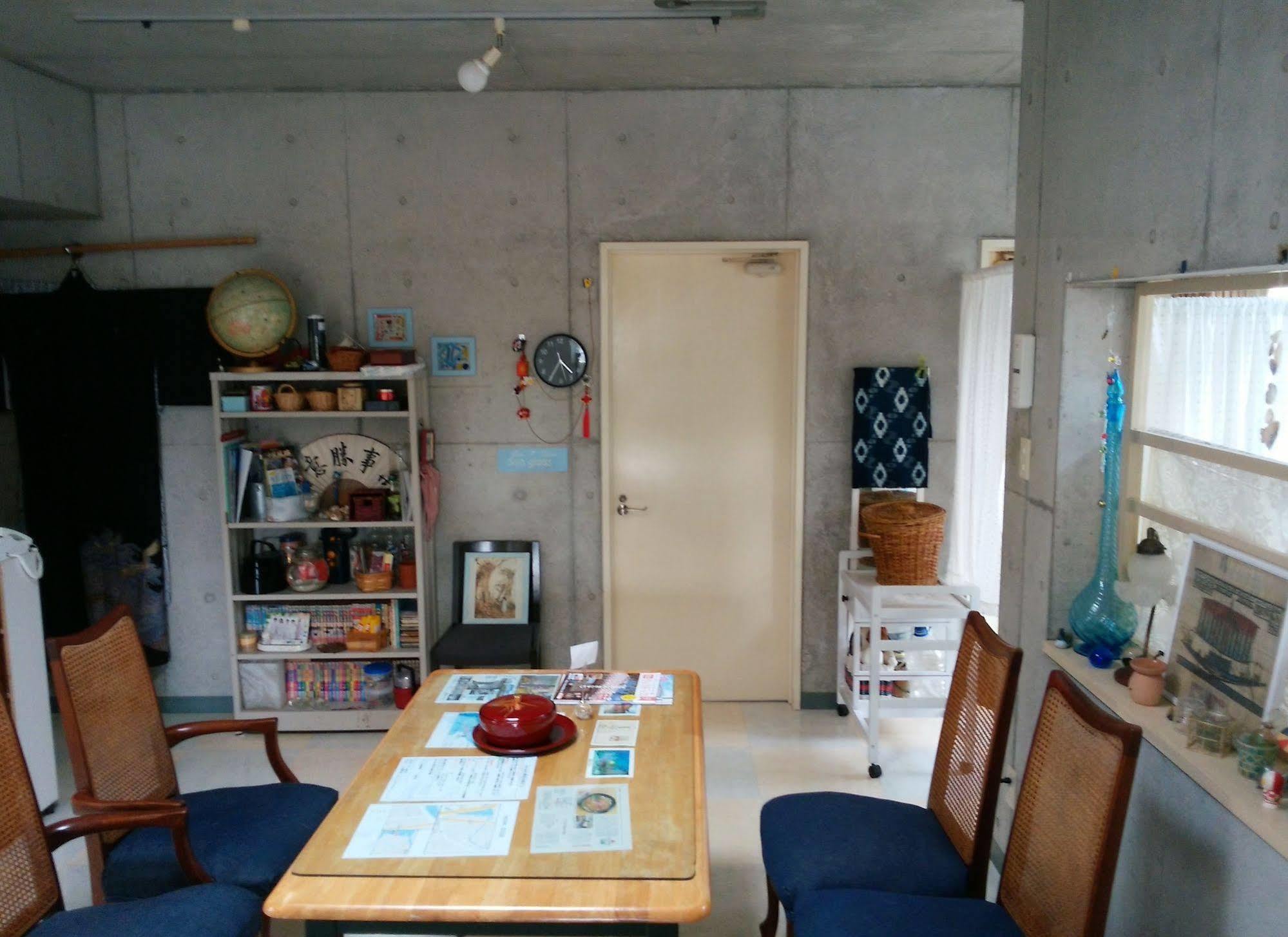 Guesthouse Seaglass Itoman Exteriör bild