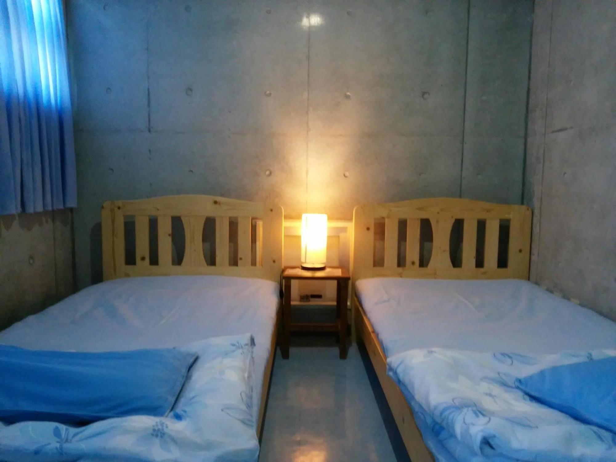 Guesthouse Seaglass Itoman Exteriör bild