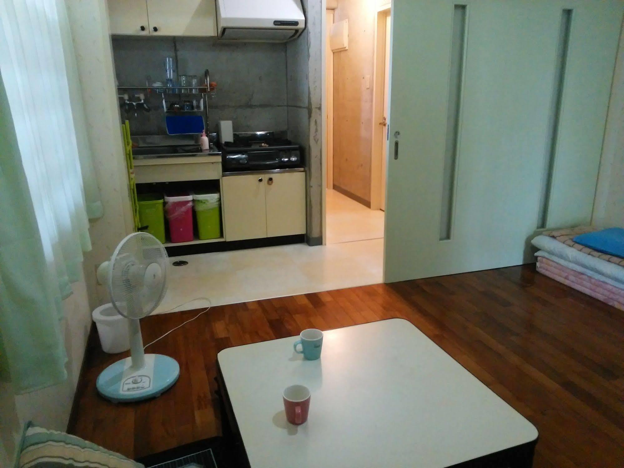 Guesthouse Seaglass Itoman Exteriör bild